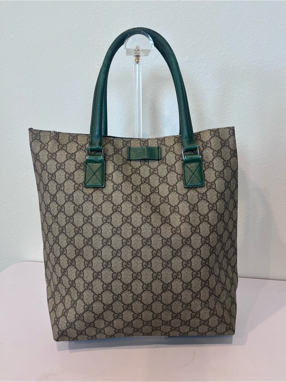 GUCCI GG SUPREME CANVAS LARGE TOTE.